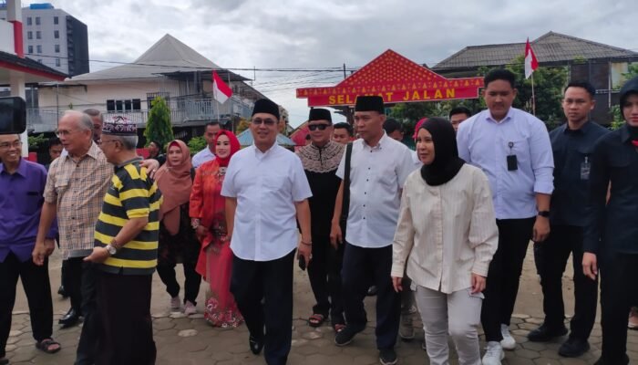 Nyoblos di TPS 01 Jalan Sambu Palembang, ESP Optimis Raih Suara 48 Persen di Pilgub Sumsel