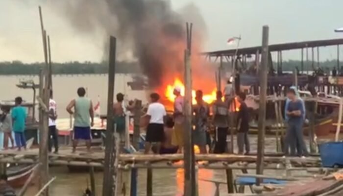 4 Perahu Pompong Nelayan di Desa Sungsang Ludes Terbakar, Kerugian Ditaksir Ratusan Juta