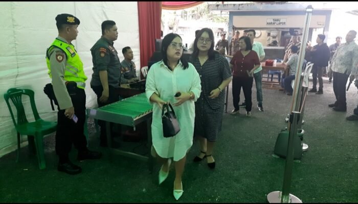 Misa Malam Natal Pengamanan di Gereja Santo Yoseph Diperketat, Jamaat Harus Lewati Mesin X – Ray