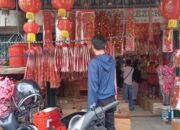 Aksesoris Imlek Mulai Diburu Warga Tionghoa, Lampion dan Angpao Jadi Idola