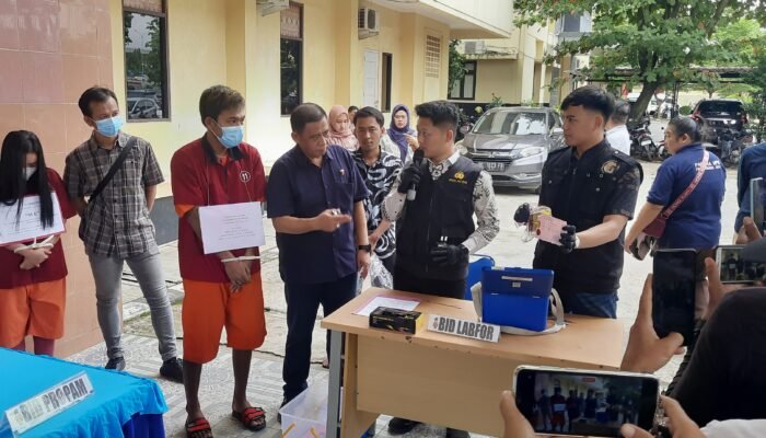 Dihadiri 15 Orang Tersangka, Ditresnarkoba Polda Sumsel Blender 4,079 Kg Sabu