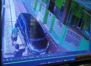 Kurang Ajar, Pengendara Honda Mobilio Terekam CCTV Lindas Sajadah untuk Shalat Jumat