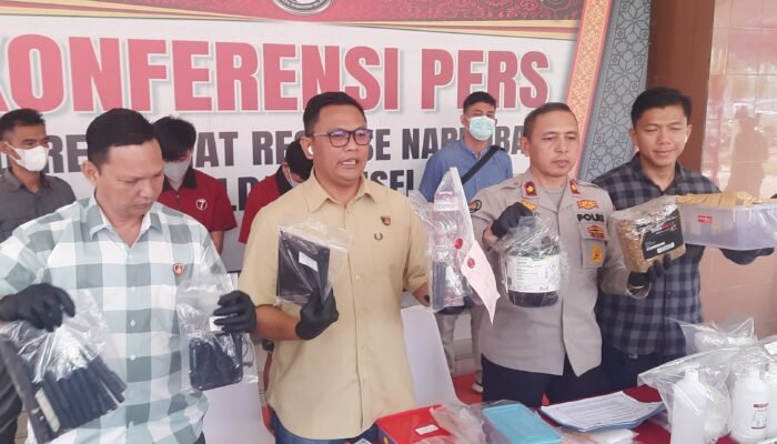Home Industri Narkoba Sintetis Cair di Palembang Digerebek Polisi, Dua Orang Diamankan