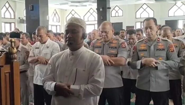3 Anggota Polres Way Kanan Gugur, Polda Sumsel Gelar Shalat Ghaib dan Kibarkan Bendera Setengah Tiang