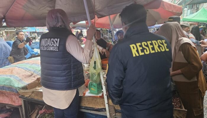 Sidak Pasar Satelit, Polda Sumsel Pastikan Harga dan Stok Bahan Pokok di Palembang Aman Hingga Lebaran