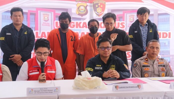 Isi Solar Subsidi Berulang dengan Barcode MyPertamina, Dua Sopir Box Ditangkap Ditreskrimsus Polda Sumsel
