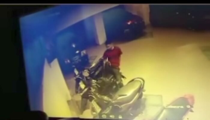 Pura pura Ambil Wudhu, Kawanan Curanmor di Palembang Gasak Motor Jamaah Masjid Nurul Muallimin