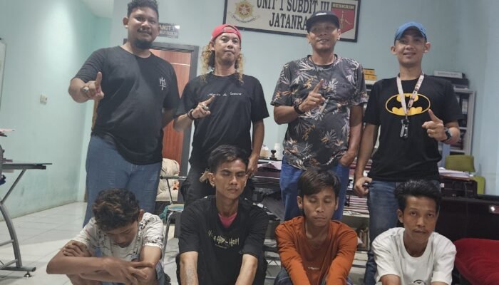 Tidak Dikasih Uang Ancam Tusuk Pengunjung, Tiga Pengamen di Kambang Iwak Ditangkap Jatanras Polda Sumsel