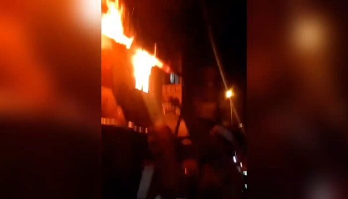 Pemukiman Padat Penduduk di 11 Ilir Diamuk Sijago Merah, Dua Rumah Menjadi Arang