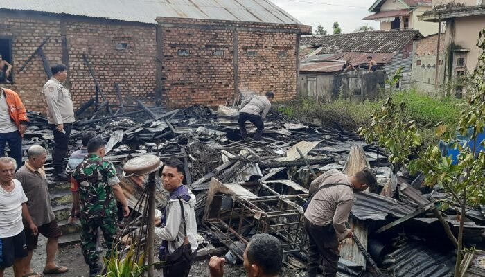 Ditinggal Jualan, Rumah Pedagang Pempek Keliling di Sekip Palembang Ludes Dilalap Sijago Merah