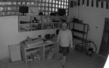 Terekam CCTV, Pelaku Pencurian Satroni Toko Timbangan Digital di Jalan Letjen Harun Sohar Palembang