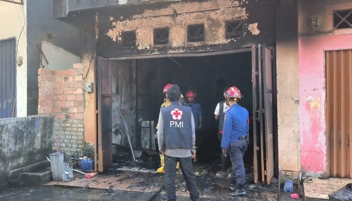 Pijat Refleksi di Jalan Alamsyah Ratu Prawiranegara Palembang Terbakar, Terapis Kocar Kacir Selamatkan Diri