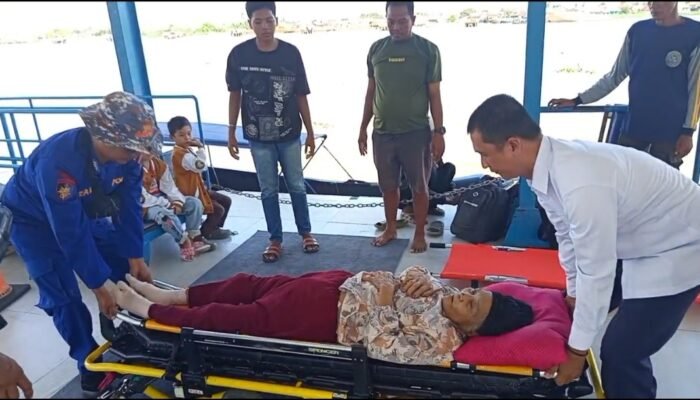 Dibutuhkan Masyarakat, Ambulance Apung Polairud Pos Pangkalan Sandar Upang Kembali Antar Warga Sakit