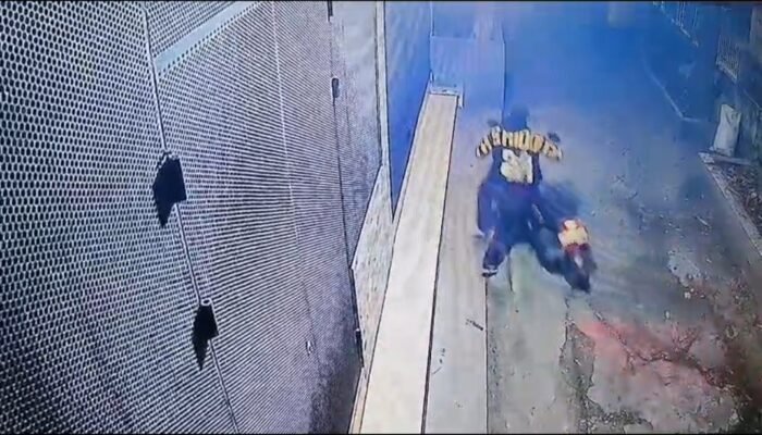 Kunci Kontak Tertinggal, Motor Penjual Kelempang Panggang Digondol Maling