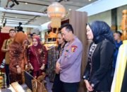 Keren Stand Bhayangkari Sumsel di Bazar Kreasi Bhayangkari Nusantara 2025 Dikunjungi Kapolri