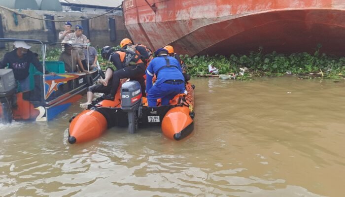 Tim SAR Temukan Bocah yang Tenggelam di Sungai Musi dalam Kondisi Tidak Bernyawa