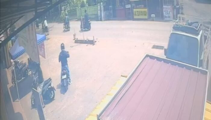 Motor Guru Ngaji Hilang Diparkiran Minimarket, Pelaku Terekam CCTV