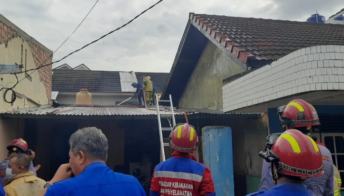 Korsleting Listrik Dicolokan Stop Kontak, Rumah Ardilani Nyaris Ludes Terbakar