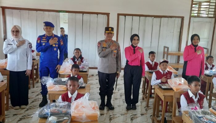 Berkat Sentuhan Bhayangkari Polda Sumsel SD Swakarya Pulau Borang Kini Layak Untuk Belajar Siswa