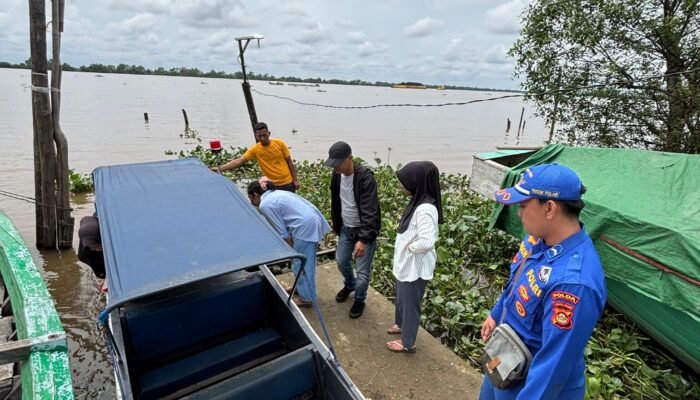 Kena Muntaber Bocah 2 Tahun Dilarikan ke Rumah Sakit dengan Ambulance Apung Polairud Polda Sumsel