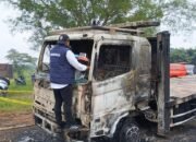 Polda Sumsel Selidiki Penemuan Mayat Terbakar Didalam Truk Tronton di Ogan Ilir