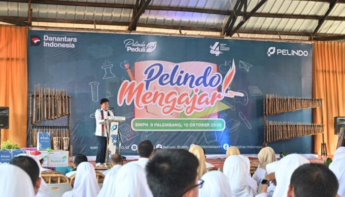 Peduli Pendidikan, Pelindo Hadirkan Program “Pelindo Mengajar” di SMP N 8 Palembang