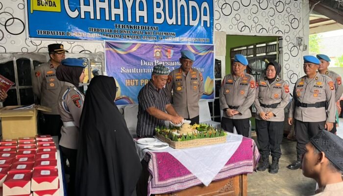 Peringati HUT Ke 23, Bidpropam Polda Sumsel Berikan Bantuan kepada Anak Tuna Rungu dan Yatim Piatu