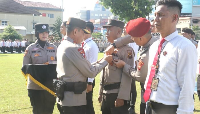 Kapolda Sumsel Beri Penghargaan 137 Personel, Bukti Penerapan Reward dan Punishment