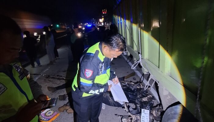Tabrak Truk Antre BBM di Jalan Bypass Alang-Alang Lebar, Dua Pengendara Motor Tewas di TKP