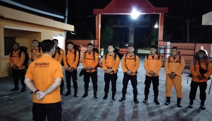 15 Personel Rescue Basarnas Palembang Dikerahkan ke Sumatera Barat, Penguatan Operasi SAR Banjir Bandang