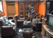 Ditinggal Penghuninya, Satu Rumah di Sei Tawar Palembang Ludes Terbakar