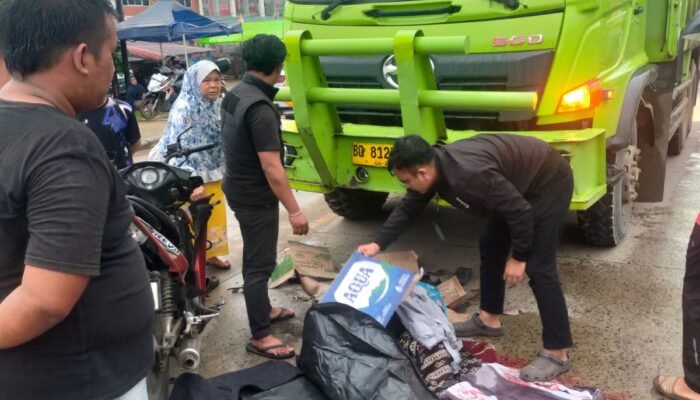 Lakalantas di Jalan Sultan Mahmud Badaruddin KM 12 Palembang, Pengendara Motor Tewas Usai Tabrak Truk Hino