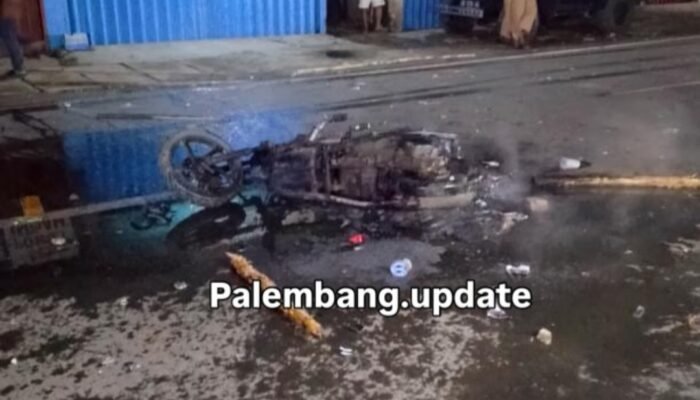 Dua Kelompok Pemuda Terlibat Tawuran di Jalan Slamet Riyadi Palembang, Satu Motor Dibakar