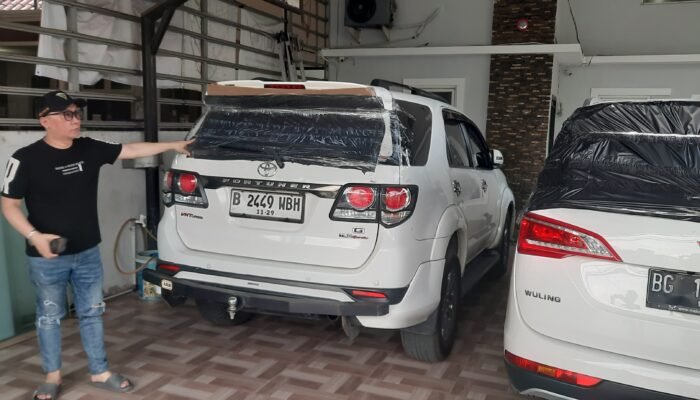 Teror Lemparan Batu oleh OTK di Jalan Dwikora II Palembang, Dua Mobil Warga Pecah Kacanya