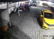 Terekam CCTV, Sepasang Sejoli di Palembang Kepergok Asyik Indehoi di Dalam Mobil di Parkiran Klinik Gigi