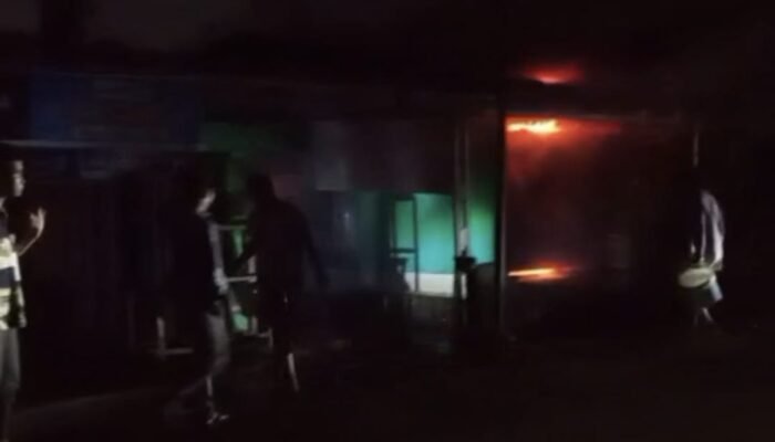 Bangunan Bengkel Motor di Gandus Ludes Terbakar Diduga Korsleting Listrik