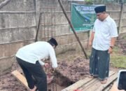 CSR PT CNG Hilir Raya Bangun Gapura Ponpes MINA Sugiwaras