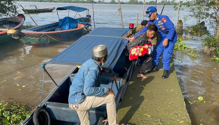 Respon Cepat, Ambulance Apung Polairud Polda Sumsel Evakuasi Jenazah Bayi Meninggal di RS Bunda Jakabaring