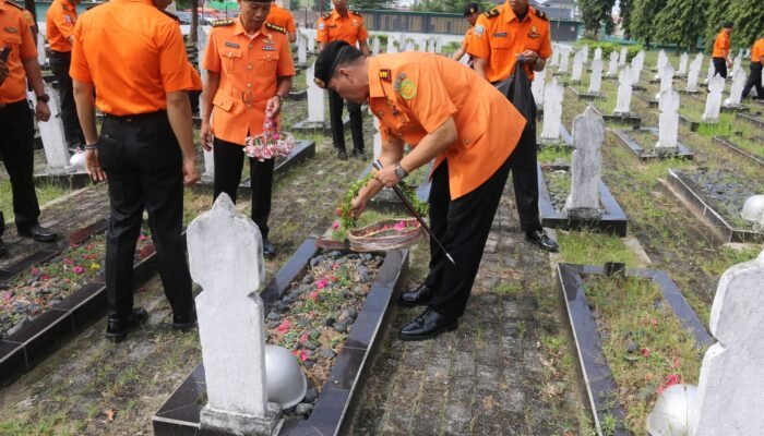 Sambut HUT ke-54, Kantor SAR Palembang Gelar Upacara Tabur Bunga di TMP Ksatria Ksetra Siguntang