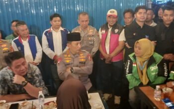 Sambangi Kedai ADO Presisi di Palembang, Kapolri Dialog dan Tampung Keluhan Pengemudi Ojol