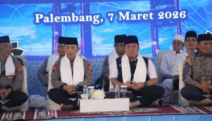 Kapolri Ingatkan Pentingnya Persatuan di Tengah Geopolitik Global Saat Safari Ramadhan di Palembang