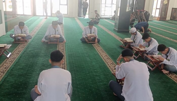 Kolaborasi Polda Sumsel dan Pelajar SMA Muhammadiyah 2 Ciptakan Kamtibmas Lewat Pengamalan Al-Qur’an