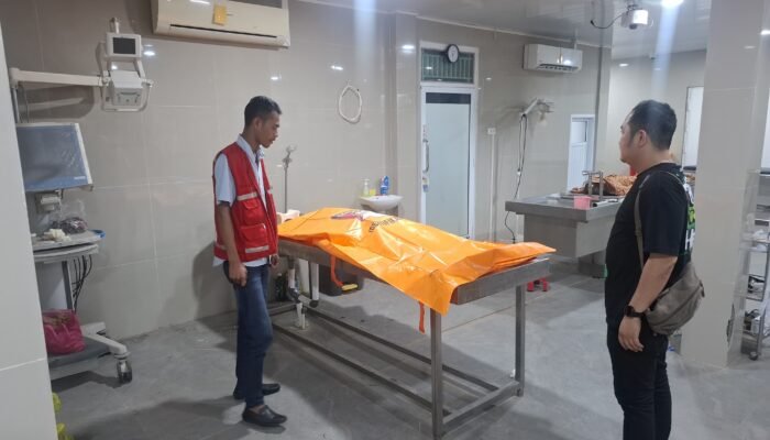 Melompat dari Ruko Saat Penggerebekan, Terduga Pengedar Sabu Tewas, 4 Lainnya Berhasil Ditangkap