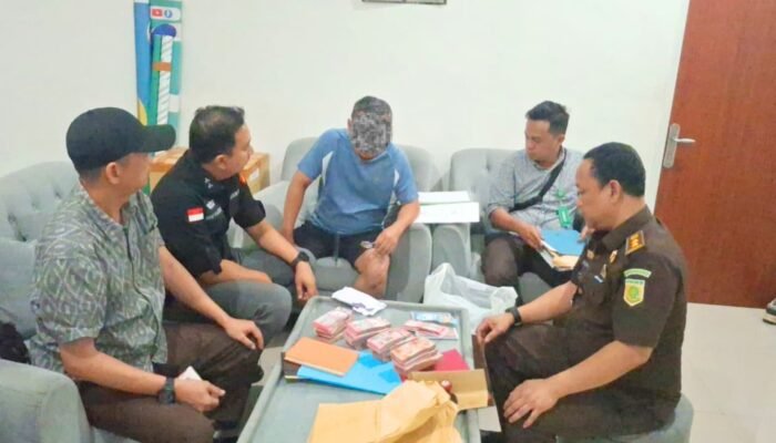 Korupsi Jasa Pemanduan Tongkang, Rumah dan Mess ASN KSOP Palembang Digeledah, Kejati Sumsel Sita Uang Tunai Ratusan Juta