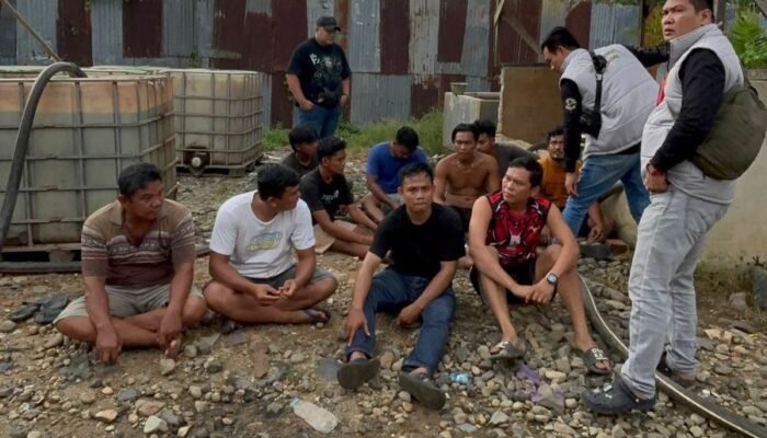 Gudang Penimbunan BBM Ilegal di Musi Rawas Digerebek, Puluhan Ton Minyak dan 14 Orang Diamankan