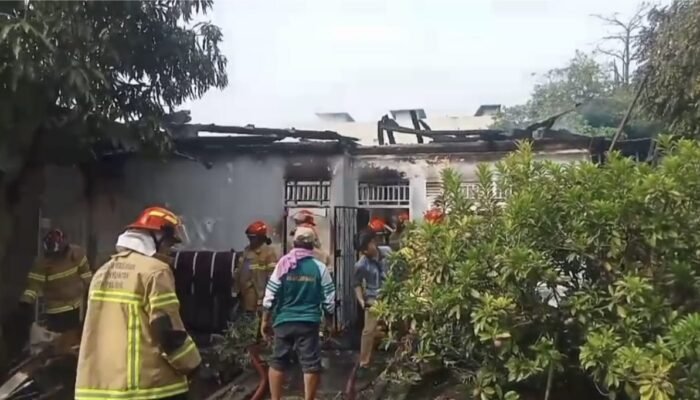 Satu Rumah Permanen di 5 Ilir Palembang Ludes Dilahap Sijago Merah, Api Berasal dari Ponsel Meledak