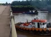 Tongkang Batubara Tabrak Tiang Jembatan PTPN VII, Warga Minta Agen PT Rizkia Armada Nusantara Bertanggung Jawab