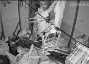 Maling Terekam CCTV Satroni Gudang Pakaian Depan OPI Mall Jakabaring, Pelaku Ada Tato Dilengan Kanan