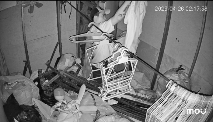 Maling Terekam CCTV Satroni Gudang Pakaian Depan OPI Mall Jakabaring, Pelaku Ada Tato Dilengan Kanan