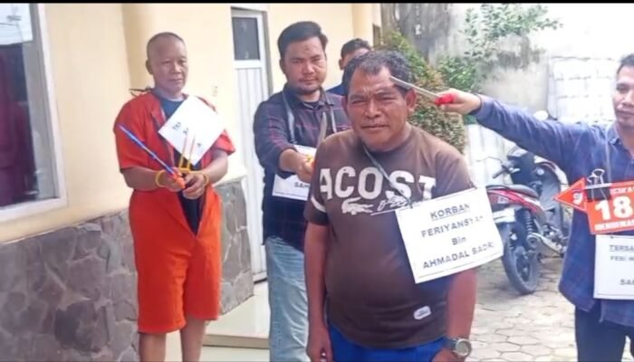 Rekonstruksi Kasus Pembunuhan Petani di OKU, Korban Dikeroyok Satu Keluarga dengan Parang